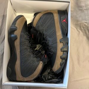 Jordan Men's Black and Brown Sneakers